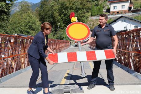 Začasni most v Stranjah povezal levi in desni breg Kamniške Bistrice (27)